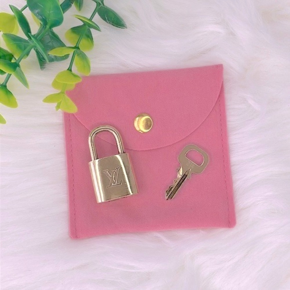 Louis Vuitton Padlock And Key #314 - Picture 3 of 9